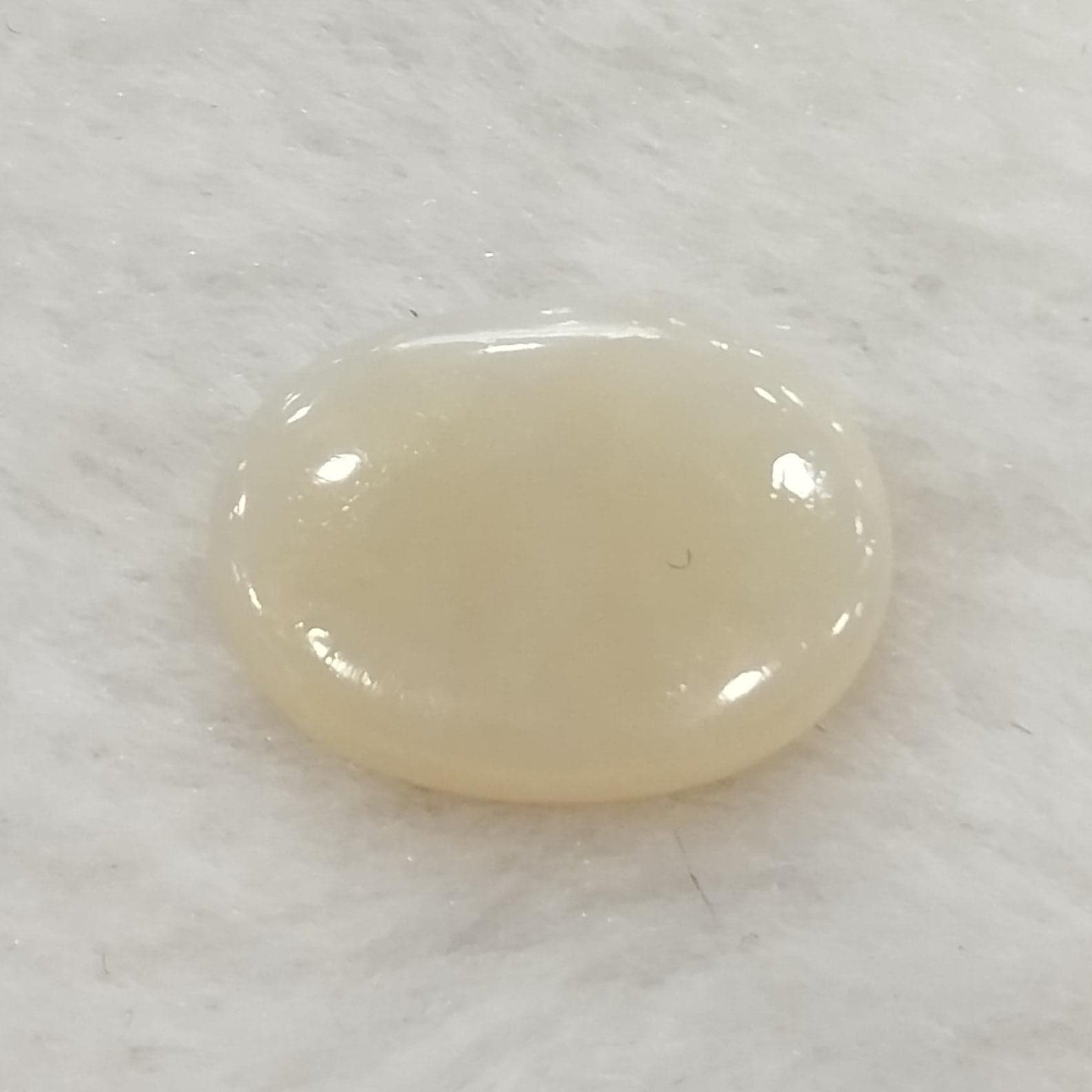 Natural White Opal|3H50| 5.00 Ratti | Cushion Cabochone | Certified No. IGCDKBAJ43007
